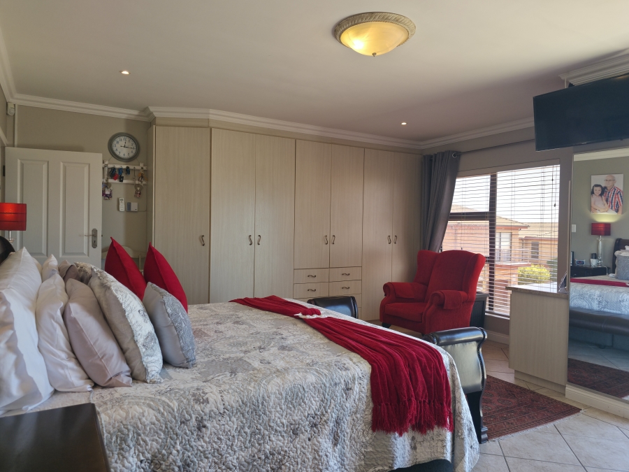 3 Bedroom Property for Sale in Wavecrest Eastern Cape